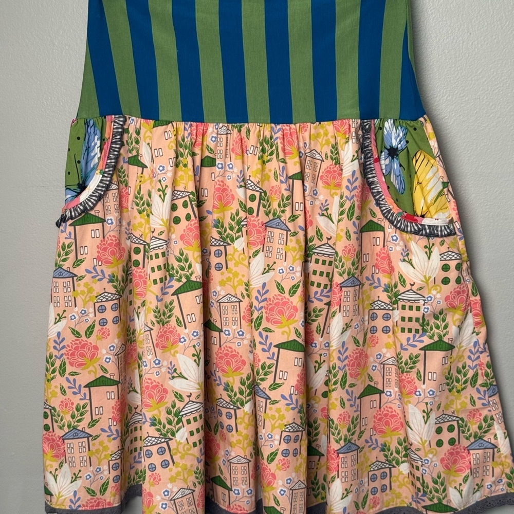 Matilda Jane Colorful Print Skirt Size L Pockets & Lace Trim